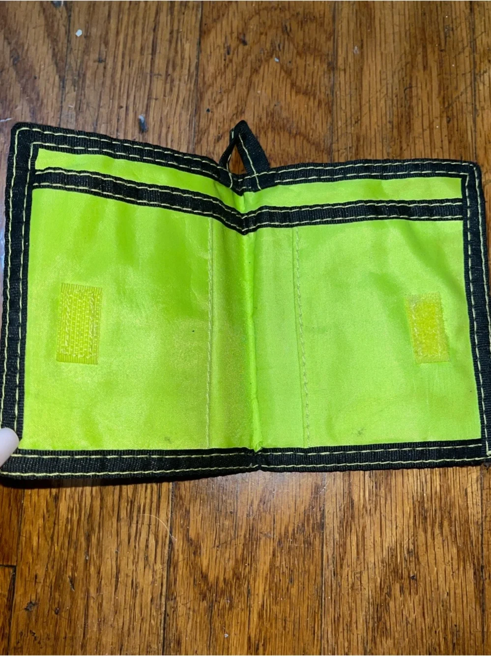 Marvel Incredible Hulk 2008 Retro Graphic Velcro Wallet - Green Black